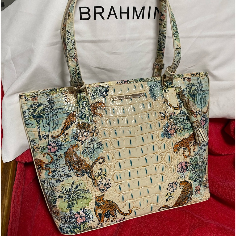 Brand new Brahmin handbag with animal pattern. Never used.